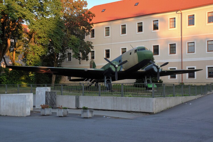 Lisunov Li-2.