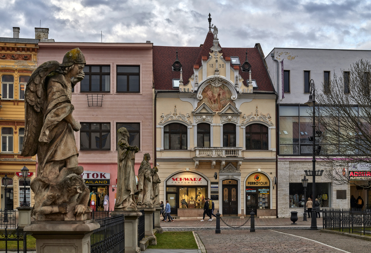 Žobrákov dom a sochy pri Immaculate, Košice.