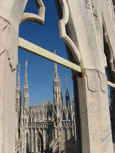 Dóm z iného pohľadu