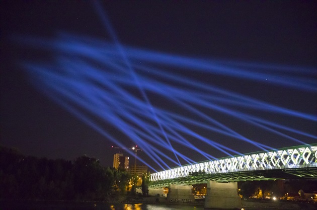 most v Bratislave, biele noci