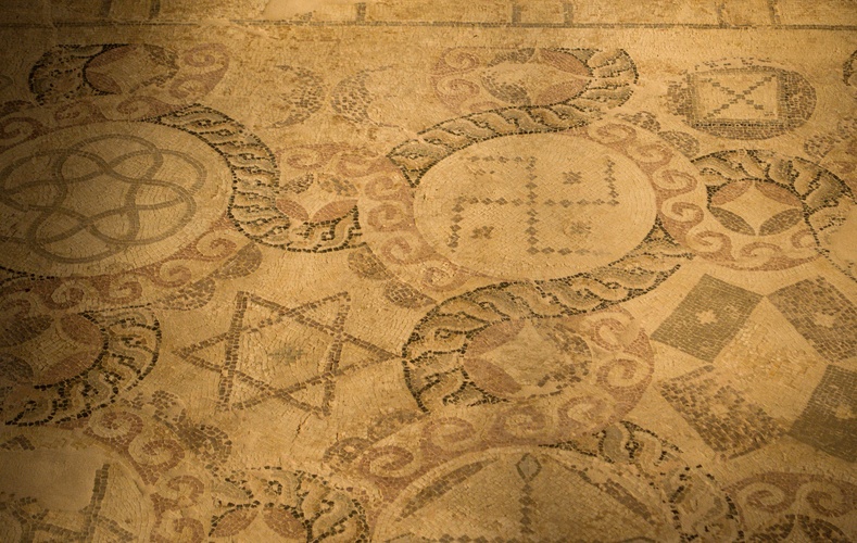 Mozaiky v Dionízovom dome.