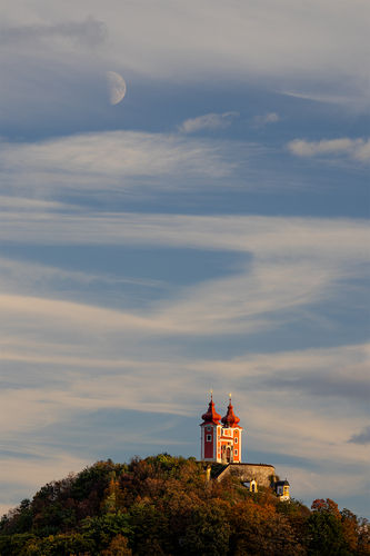 ⛪🍂🌓