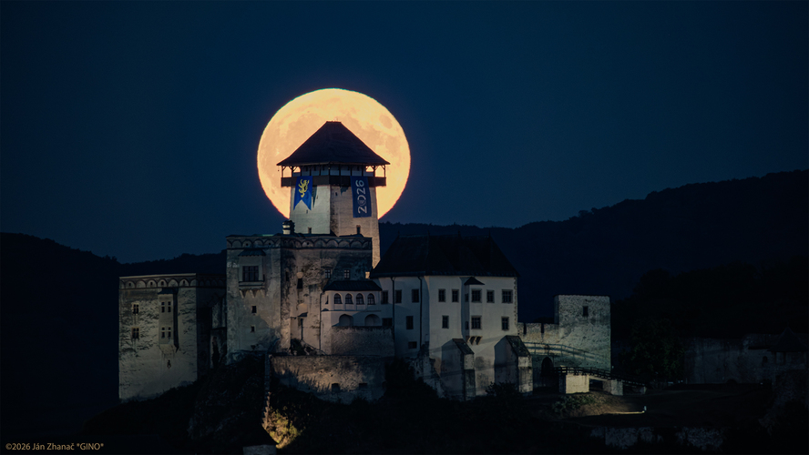 🌕🏰