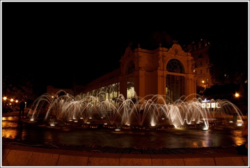 Zpívající fontána - v noci