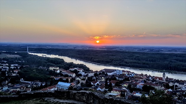 Západ slnka za Dunajom