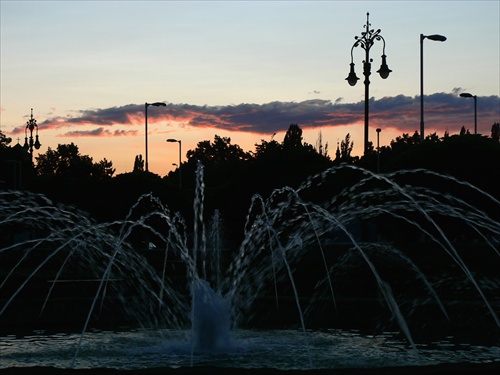 Podvečer pri fontáne