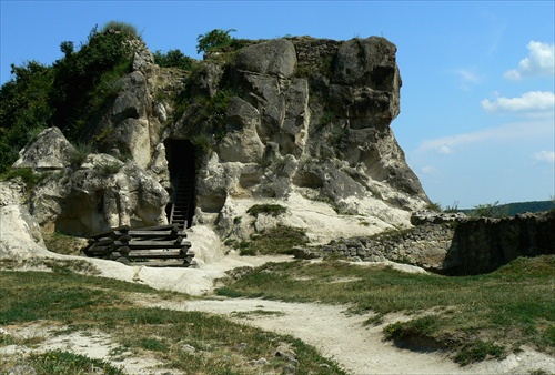 Vchod na hrade Sirok