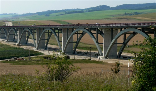 Viadukt - Sivá brada