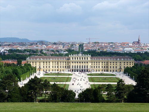 Pohľad na zámok Schonbrunn