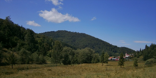Henclová-pohľad z doliny