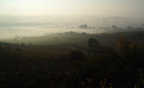 Bratislava v rannej hmle