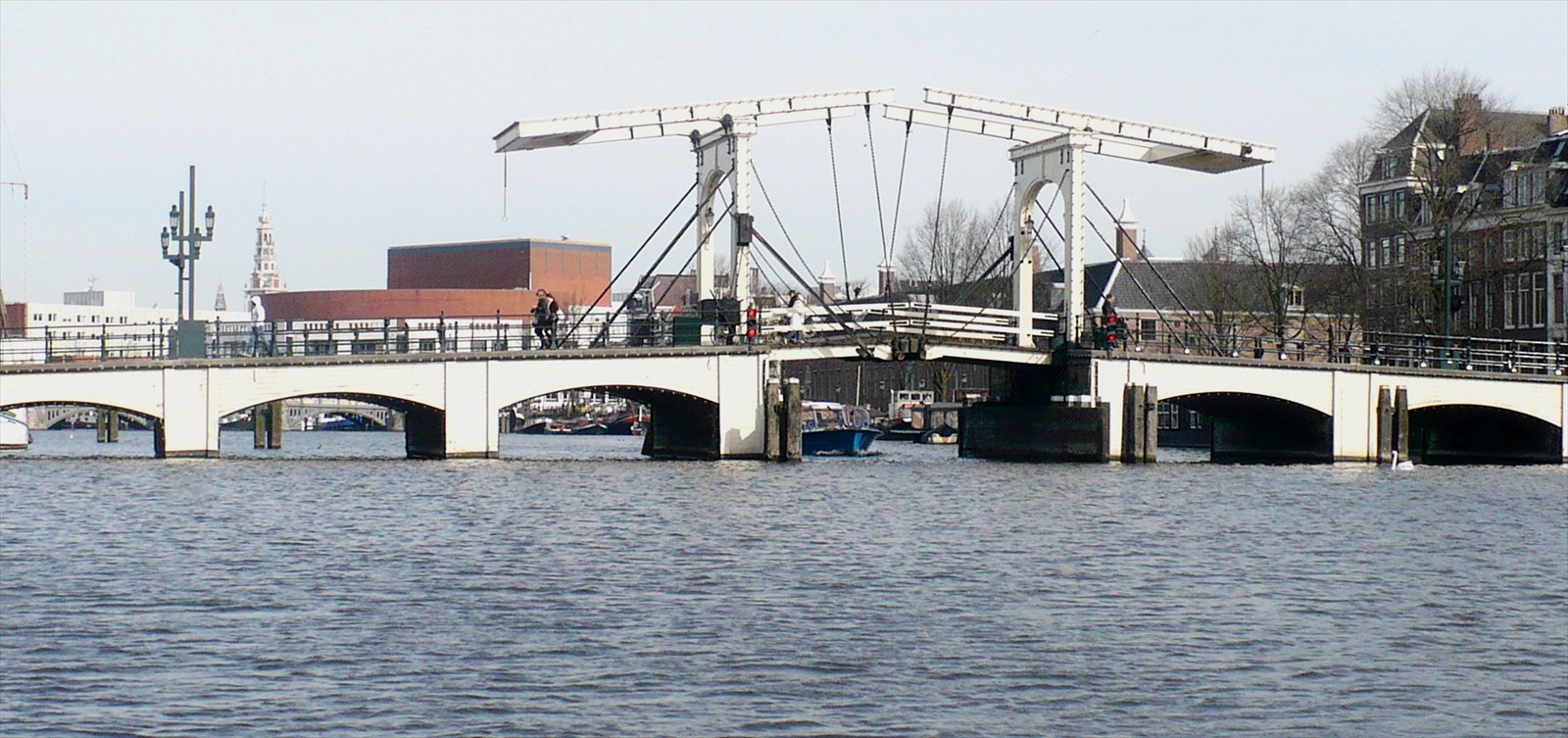 Otvárací most v Amsterdame