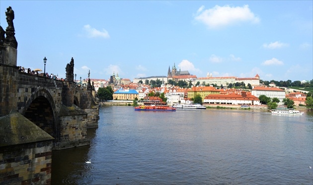 Praha pri Karlovom moste
