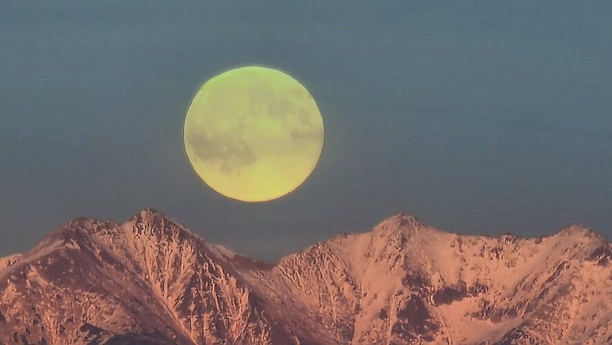 obor mesiac nad Salatínom