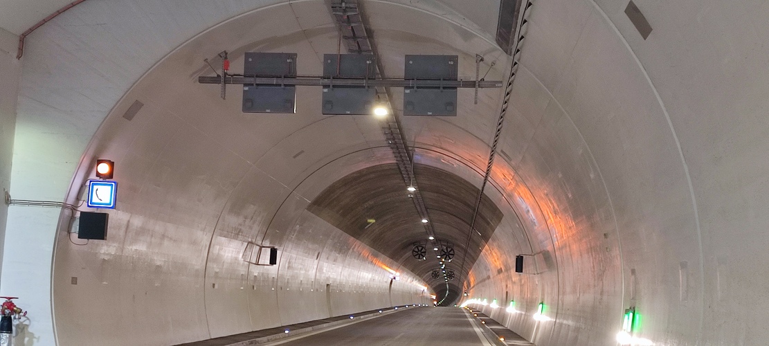 v tuneli Višňové
