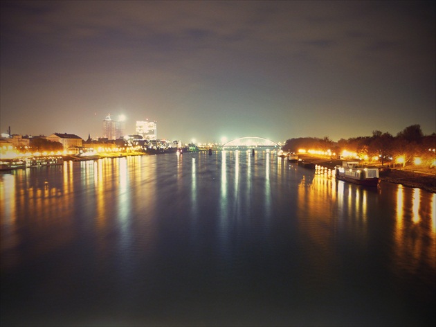 čaro večerného Dunaja