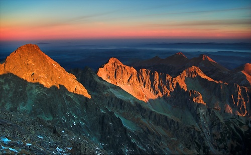 Tatranské vrcholy v prvých lúčoch