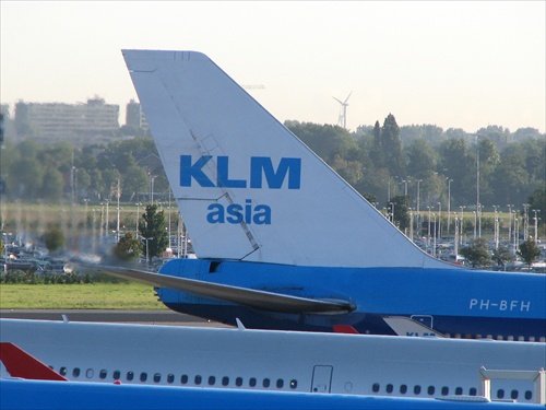 Chvosty lietadiel XVII - KLM bez korunky