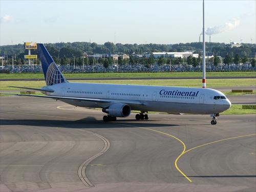 Continental Airlines Boeing 767-400