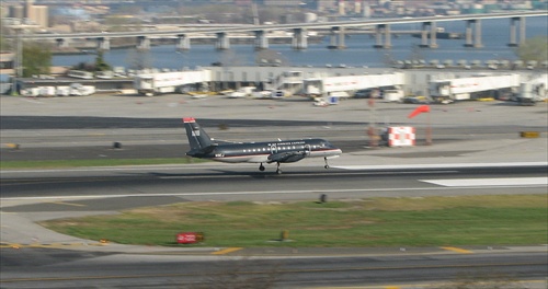 US Airways Saab340 pristáva na LGA