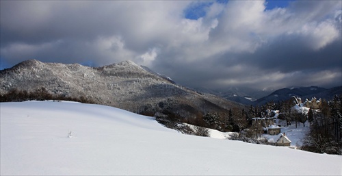 mraky nad horami