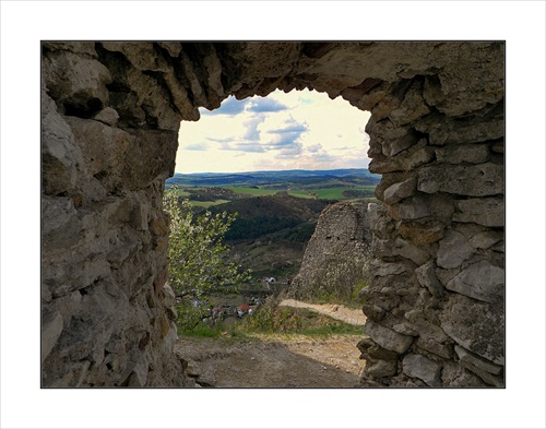 Pohľad z Čachtického hradu...