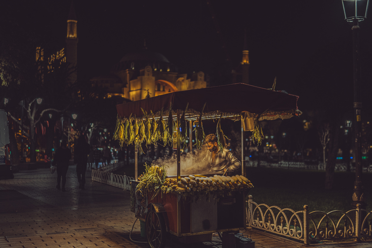 Večer vonia kukuricou