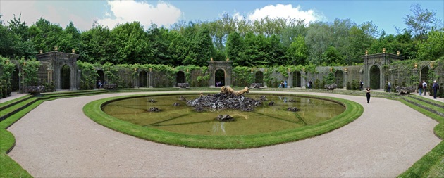 Versailles v záhradách