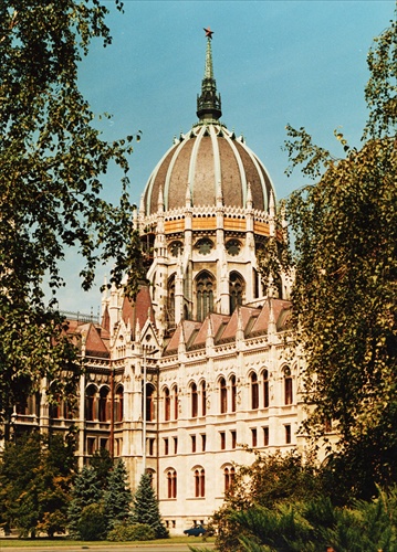 Mad'arsky' Parlament, 1986