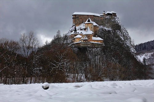 Oravský hrad v zimnom šate