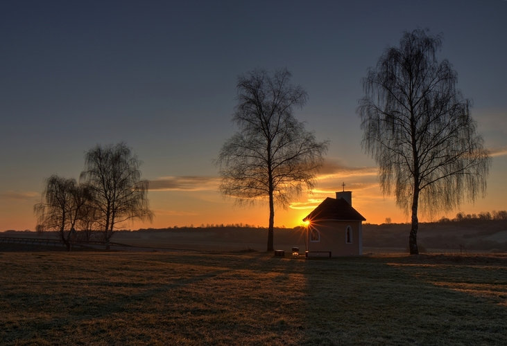 Ráno pri kaplnke
