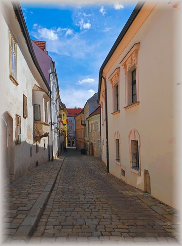 V uličkách 4