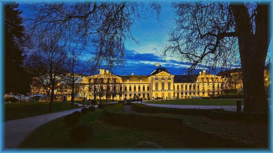 Zmráka sa, stmieva sa...