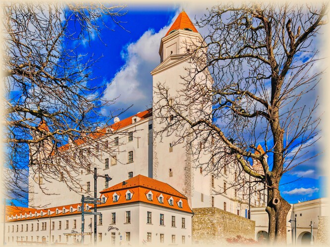 Jar čaká za dverami