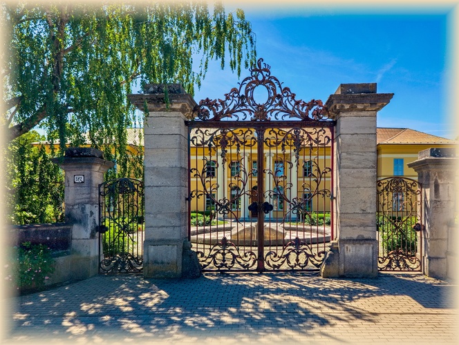 Brána