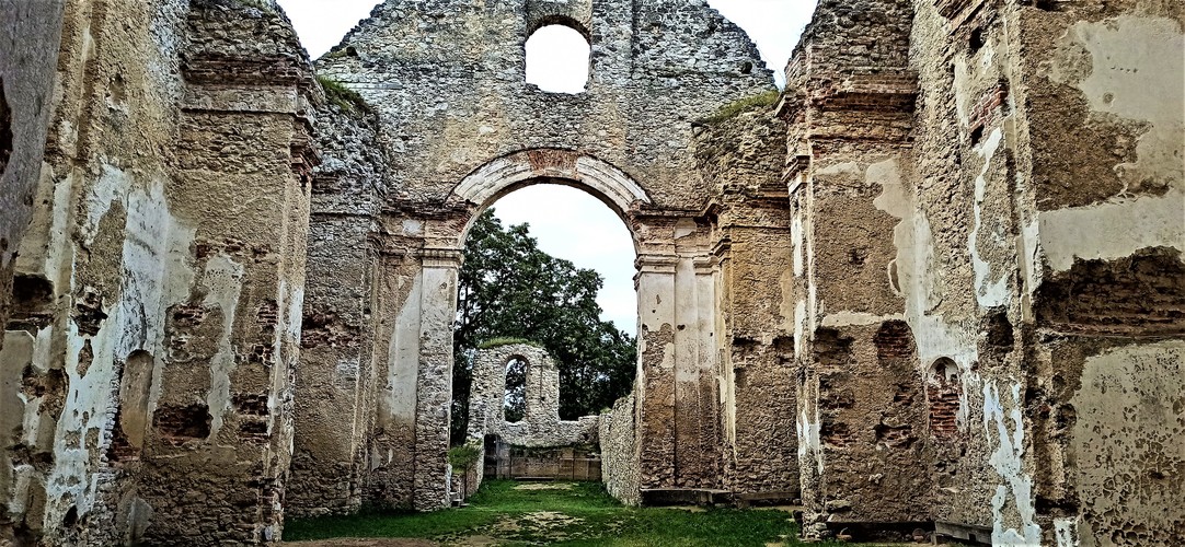 Ruiny kostola.