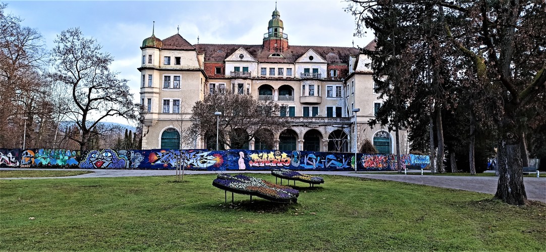 Starodávny strašidelný hotel.