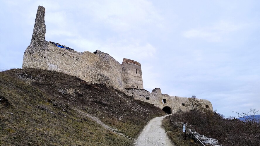 čachtický hrad.Feb.2025.