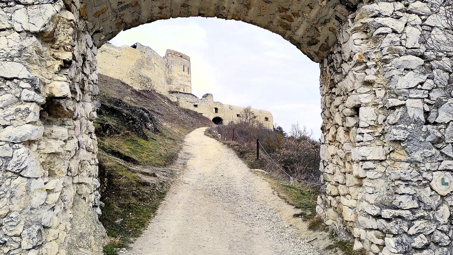 čachtický hrad.Feb.2025.