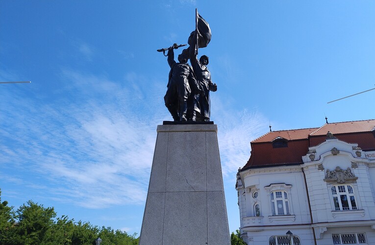Sláva červenej armáde.