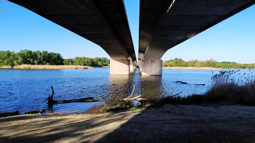 Pod mostom.Apr.2026.