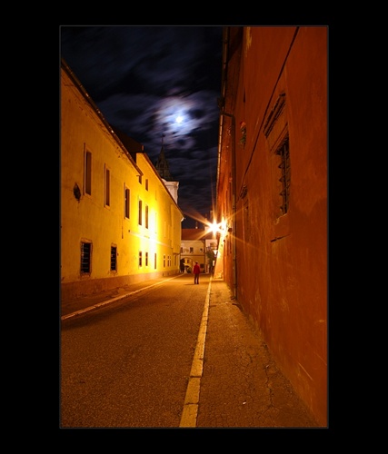 Nočnou ulicou