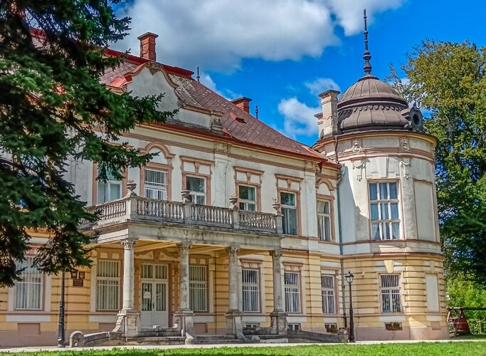 Jeden Kaštieľ 