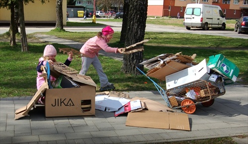 Zber papiera v plnom prúde ...