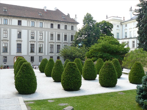 zahrada pražskeho hradu