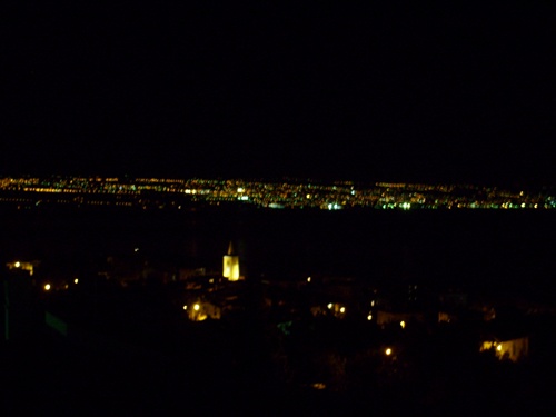 mesto Rijeka v noci