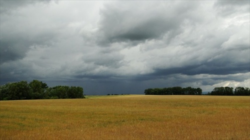 mraky nad Latoricou