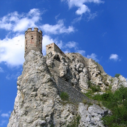 Devínska Panenská veža