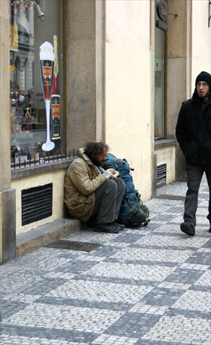 bezdomovec v Prahe
