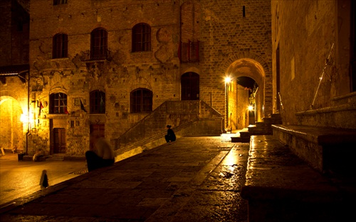 Nočné schody v San Gimignano